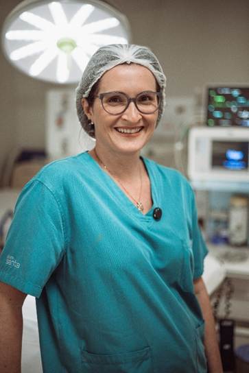 dra renata em cirurgia de fistula